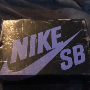 Mamma bear sb mid dunks